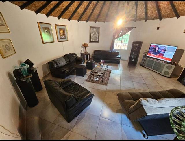 FARM FOR SALE IN KAMEELDRIFT